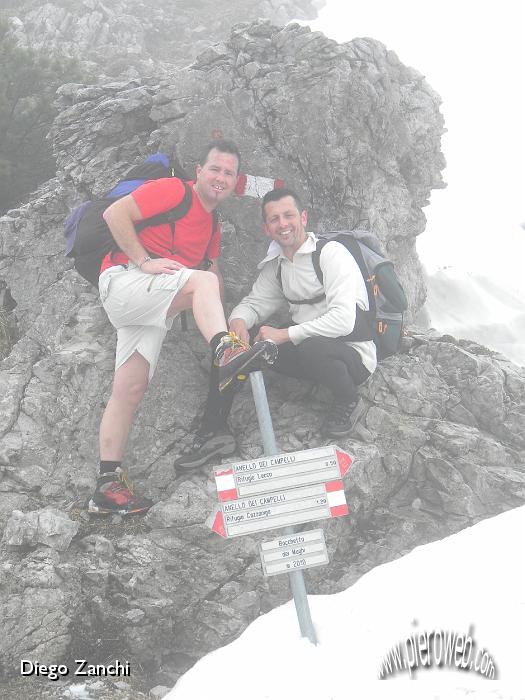 2-Diego ed Andrea al passo dei Mughi a 2010mt.jpg